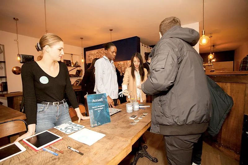 Capucine Abrysch, Nathalie Granchon
et Carène Tchong qui accueillent les participants